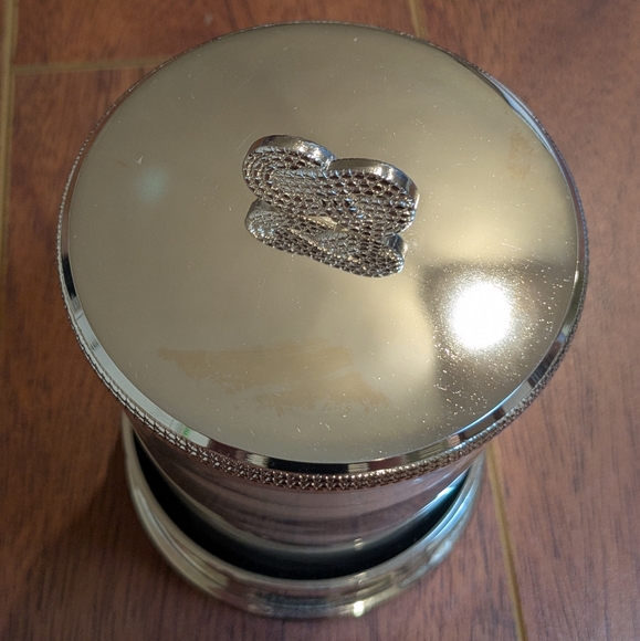Wedgwood Vera Wang Infinity Silver Infinity Candle - Picture 4 of 6